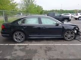 VOLKSWAGEN PASSAT 1.8T R-LINE 1VWAT7A31GC067743 photo