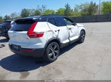 VOLVO XC40 T5 R-DESIGN YV4162UM1N2739706 снимка