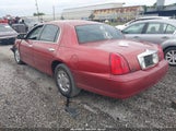 LINCOLN TOWN CAR SIGNATURE 1LNFM82WXXY601583 снимка
