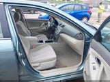 TOYOTA CAMRY LE 4T1BF3EK6AU565619 снимка