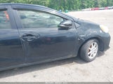 TOYOTA PRIUS C THREE JTDKDTB3XC1524003 снимка