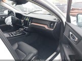 VOLVO S60 RECHARGE PLUG-IN HYBRID T8 R-DESIGN EXPRESSION 7JRBR0FZ6MG112630 photo