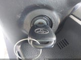 TOYOTA COROLLA LE 2T1BURHE6FC333402 снимка