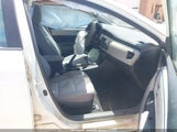 TOYOTA COROLLA LE 2T1BURHE6FC333402 снимка
