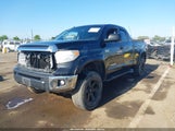 Toyota Tundra Sr5 5.7L V8 5TFUY5F18HX612425 fotografie