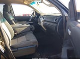 Toyota Tundra Sr5 5.7L V8 5TFUY5F18HX612425 fotografie