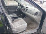 TOYOTA CAMRY LE 4T1BE32K02U557962 снимка