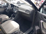 VOLKSWAGEN TIGUAN 2.0T S 3VV1B7AX7MM116609 fotografie