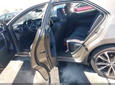TOYOTA COROLLA SE 5YFBURHE7JP775209 снимка