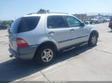 MERCEDES-BENZ ML 320 4JGAB54E2XA090835 снимка