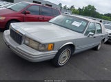 LINCOLN TOWN CAR SIGNATURE 1LNLM82W3NY749090 fotografie