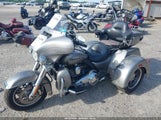HARLEY-DAVIDSON FLHTCUTG TRI GLIDE ULTRA 1HD1MAL13GB859860 снимка