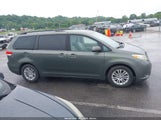 TOYOTA SIENNA XLE V6 5TDYK3DC7BS041020 снимка