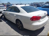VOLKSWAGEN PASSAT 2.0L TDI SE 1VWBN7A39DC037917 fotografie