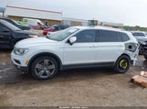 VOLKSWAGEN TIGUAN 2.0T SE/2.0T SE R-LINE BLACK/2.0T SEL 3VV3B7AXXMM008588 снимка