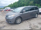 TOYOTA SIENNA XLE V6 5TDYK3DC7BS142218 снимка