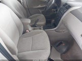 TOYOTA COROLLA 1NXBU4EE7AZ311780 снимка