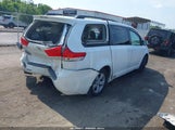 TOYOTA SIENNA LE V6 5TDKK3DC3BS156395 снимка