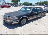 LINCOLN TOWN CAR SIGNATURE/SPINNAKER 1LNLM82W2SY630135 photo