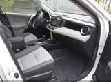 TOYOTA RAV4 XLE JTMWFREV0DD022936 снимка