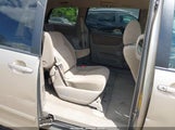 TOYOTA SIENNA LE 5TDKK4CC5AS327993 снимка