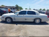 LINCOLN TOWN CAR SIGNATURE LIMITED 1LNHM82W95Y661909 photo