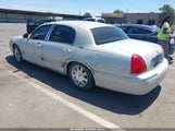 LINCOLN TOWN CAR SIGNATURE LIMITED 1LNHM82W95Y661909 снимка