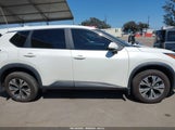 NISSAN ROGUE SV FWD 5N1BT3BA7PC759286 fotografie
