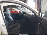 VOLKSWAGEN TIGUAN 2.0T SE/2.0T SEL/2.0T SEL R-LINE/2.0T SEL R-LINE BLACK 3VV2B7AX6KM026272 снимка