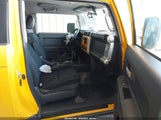TOYOTA FJ CRUISER JTEBU11F29K060154 photo