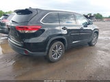 TOYOTA HIGHLANDER XLE 5TDKZRFH5JS540409 снимка