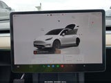 TESLA MODEL Y LONG RANGE DUAL MOTOR ALL-WHEEL DRIVE 7SAYGAEE1NF402341 fotografie