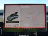 TESLA MODEL Y LONG RANGE DUAL MOTOR ALL-WHEEL DRIVE 5YJYGDEE0MF232583 fotografie