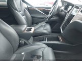 TESLA MODEL X 100D/75D/90D 5YJXCDE26HF034495 fotografie