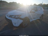 TOYOTA RAV4 XLE JTMWFREV8FD080201 fotografie