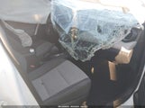 TOYOTA RAV4 XLE JTMWFREV8FD080201 fotografie