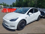 TESLA MODEL Y PERFORMANCE DUAL MOTOR ALL-WHEEL DRIVE 7SAYGDEF4NF400304 снимка