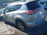 TOYOTA RAV4 XLE 2T3WFREV6JW442859 снимка