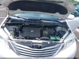 TOYOTA SIENNA XLE V6 8 PASSENGER 5TDYK3DC9ES441004 fotografie