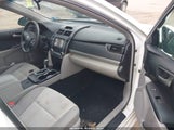 TOYOTA CAMRY LE 4T4BF1FK6DR319098 снимка
