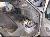 CHEVROLET SUBURBAN 2500 3GNGK26R2VG154004 снимка