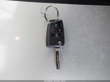 VOLKSWAGEN TIGUAN 2.0T SE/2.0T SEL 3VV3B7AX5JM190020 снимка