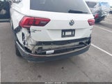 VOLKSWAGEN TIGUAN 2.0T SE/2.0T SEL 3VV2B7AX4JM012840 снимка