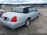 LINCOLN TOWN CAR SIGNATURE 1LNFM82WXWY659028 fotografie