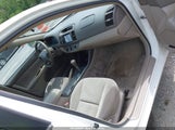 TOYOTA CAMRY LE 4T1BE32K22U050769 снимка