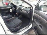 MITSUBISHI OUTLANDER SE JA4AD3A39GZ063603 снимка