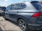 VOLKSWAGEN TIGUAN 2.0T SE/2.0T SE R-LINE BLACK/2.0T SEL 3VV2B7AX7LM113597 photo