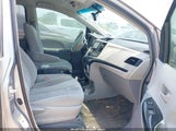 TOYOTA SIENNA LE V6 8 PASSENGER 5TDKK3DC6ES442682 fotografie
