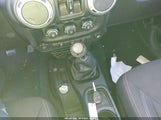 JEEP WRANGLER UNLIMITED RUBICON 1C4BJWFG2DL670733 fotografie