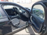 BMW 320I WBA8E1G3XHNU18829 снимка